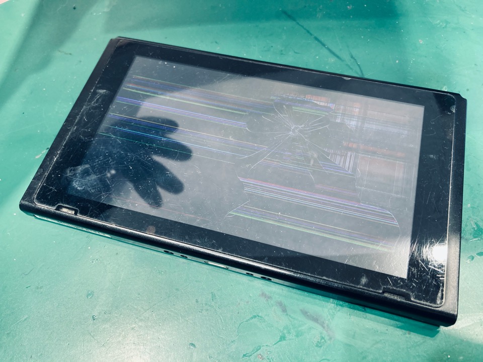 修理 Switchの液晶画面に線が入り映らない場合の対処法 スマライフ 修理 Switchの液晶画面に線が入り映らない場合の対処法 スマライフ